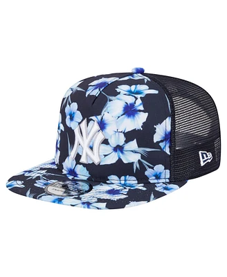 New Era Men's Navy New York Yankees Adventure Pattern Golfer Trucker Snapback Hat