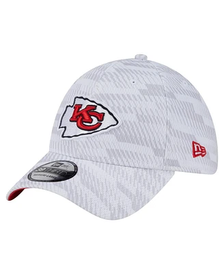 New Era Men's White Kansas City Chiefs Gameday Graded 39THIRTY Flex Hat