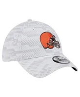 New Era Men's White Cleveland Browns Gameday Graded 39THIRTY Flex Hat