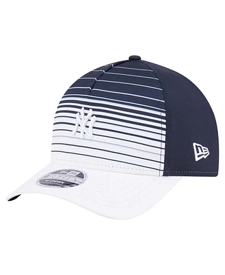 New Era Men's Navy New York Yankees Gradient 9FORTY M-Crown Adjustable Hat