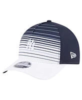 New Era Men's Navy New York Yankees Gradient 9FORTY M-Crown Adjustable Hat