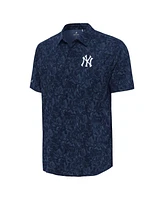 Antigua Men's Navy New York Yankees Lush Button-Up Shirt