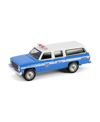 1/64 1990 Suburban K2500 Scottsdale, Nypd, Hot Pursuit Series