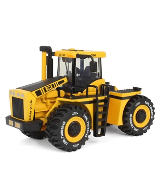 First Gear 1/64 Big Bud 700 Las Vegas Yellow Ce Construction Version with Titan Goodyear Lsw Tires