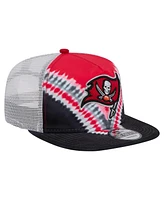 New Era Men's Red/Black Tampa Bay Buccaneers Throwback Dye Golfer Snapback Hat