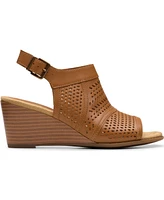 Clarks Collection Women's Emmalae Hope Wedge Sandals