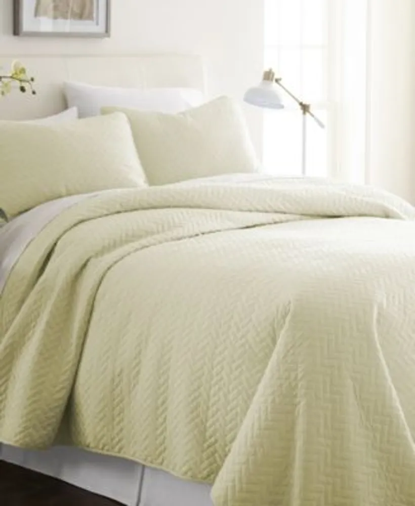 Home Collection Herringbone Quilted Coverlet Set