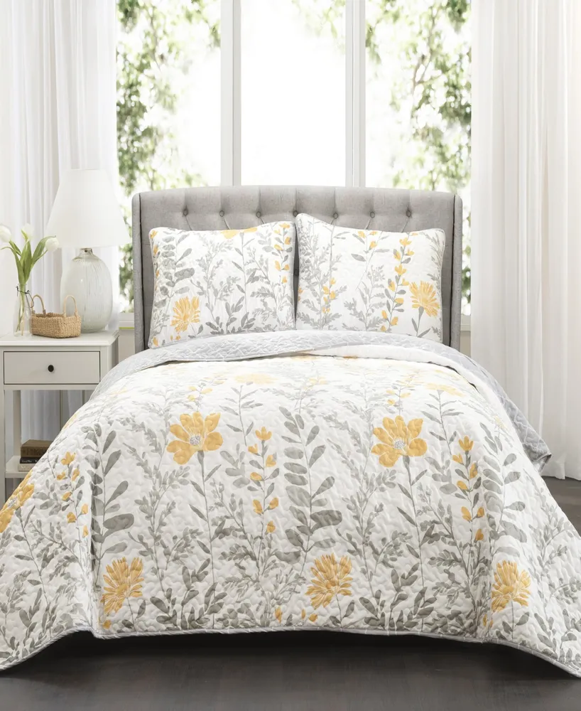 Lush Decor Aprile Floral Reversible 3-Pc. Quilt Set, Full/Queen