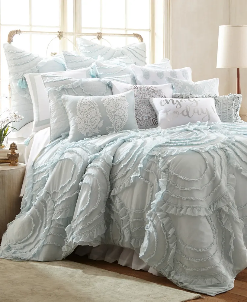 Levtex Allie Spa Scalloped 3-Pc. Quilt Set, King