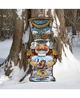 Designocracy Old World Nutcracker Large Free Standing Wooden Santa Garden Decor