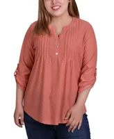 Plus Size 3/4 Tab Sleeve Y-Neck Blouse