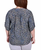 Plus Size 3/4 Roll Tab Zip Front Jacquard Knit Top