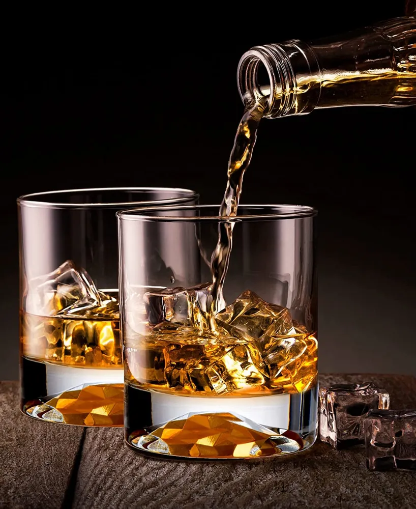 Basic Whiskey Decanter with Whiskey Glasses, Set of 5