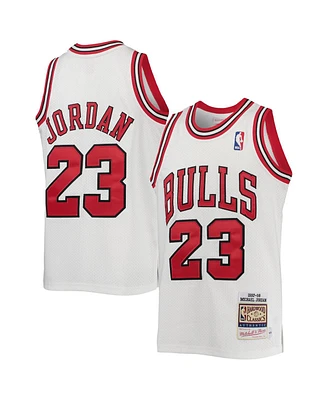 Big Boys Mitchell & Ness Michael Jordan White Chicago Bulls 1997-98 Hardwood Classics Authentic Jersey