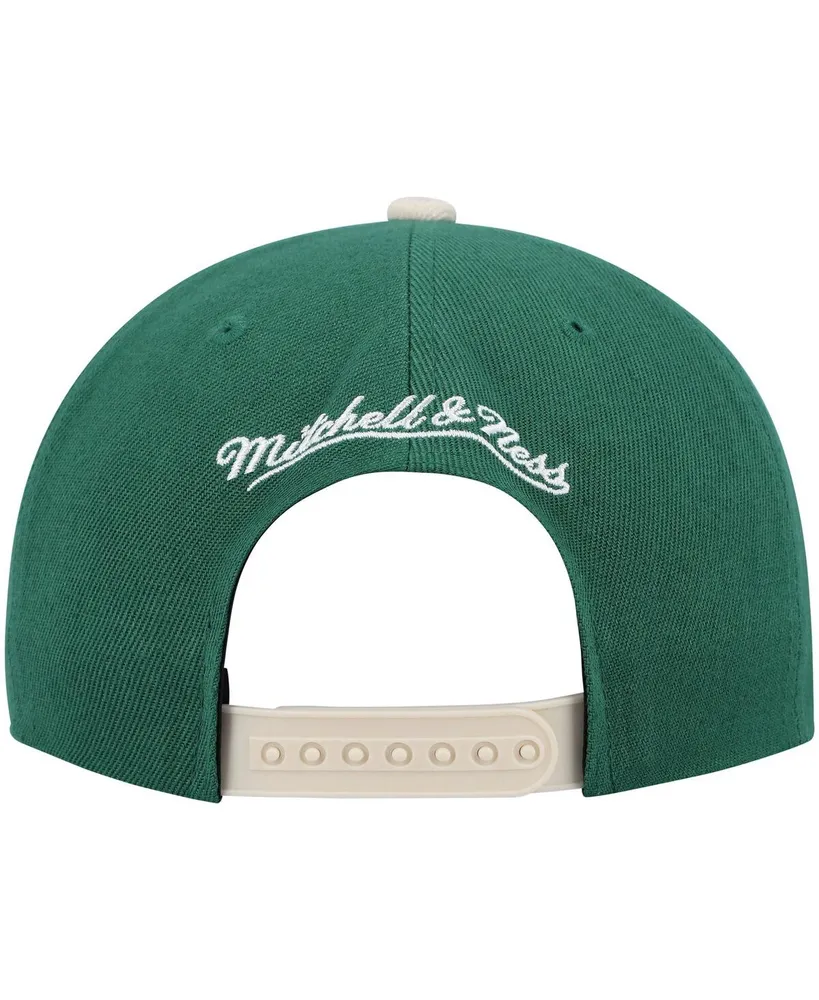 Men's Mitchell & Ness Green Milwaukee Bucks Core Side Snapback Hat