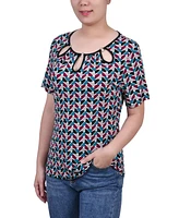 Petite Short Sleeve with Ring Details Top