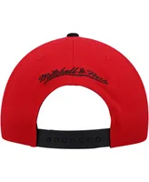 Men's Mitchell & Ness White, Red Chicago Bulls Day One Snapback Hat