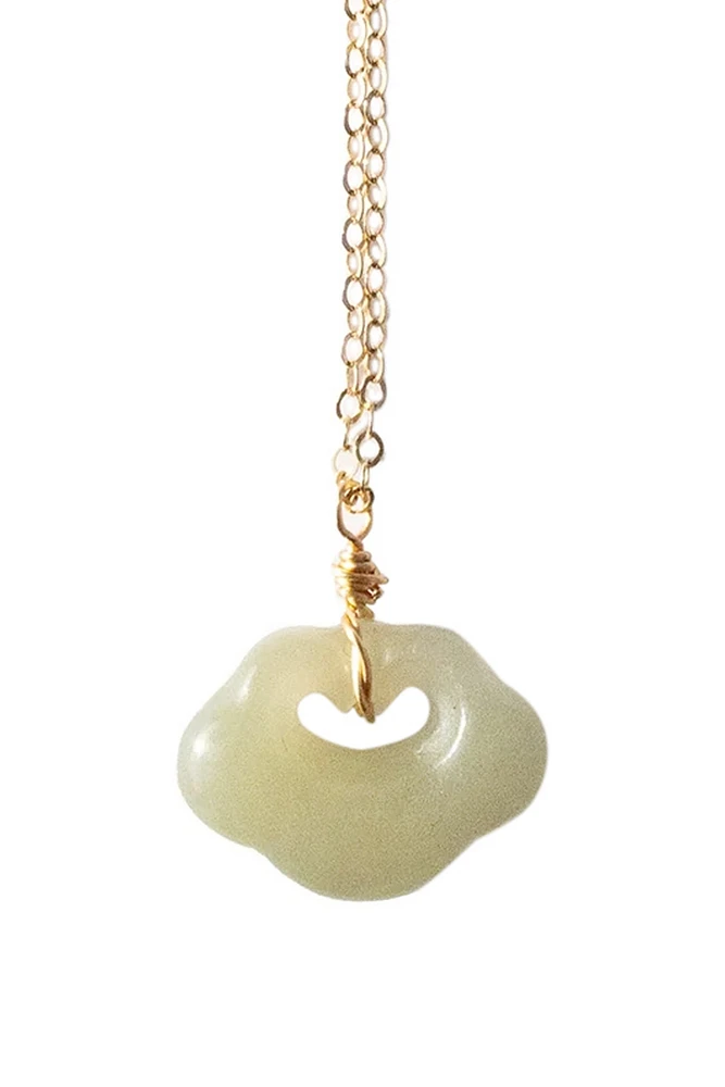 seree Cloud - Green jade pendant necklace