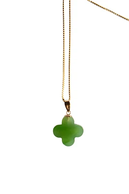 seree Clover - Green jade pendant necklace