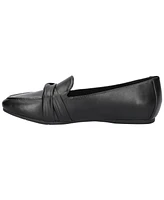 Easy Street Women's Betty Square Toe Flats