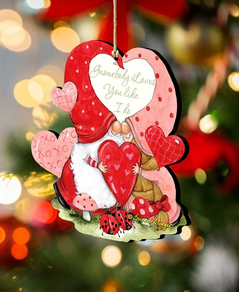 Designocracy Holiday Wooden Ornaments Valentine Gnomes Home Decor Set of 2 S. Winget