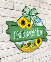 Designocracy Holiday Wooden Door Hanger Welcome Sign Home Sweet Home Wreath G. DeBrekht