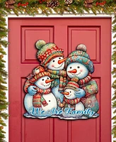 Designocracy Snowman's Family Christmas Wooden Wall Decor Door Decor G. DeBrekht