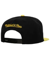 Men's Mitchell & Ness Black Iowa Hawkeyes Team Script 2.0 Snapback Hat