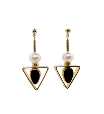 Triangle & Pearls Earrings