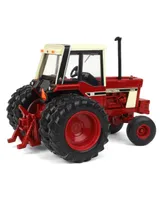 Ertl 1/32 International Harvester Wide Front Tractor with Rear Duals