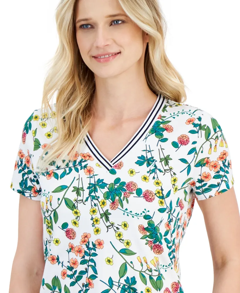 Nautica Jeans Women's Floral-Print Short-Sleeve V-Neck Top