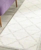 Safavieh Amherst AMT421 Light Grey and Beige 2'3" x 11' Runner Area Rug