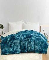 Unikome Velvet Sherpa Reversible Comforter