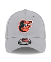 New Era Men's Gray Baltimore Orioles Active Pivot 39thirty Flex Hat