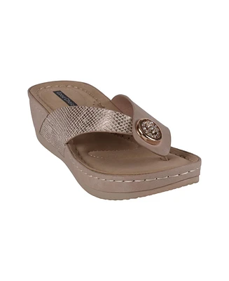 Gc Shoes Women's Dafni Thong Comfort Wedge Sandals