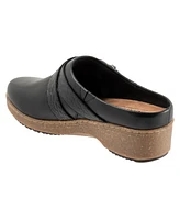 SoftWalk Asmara Clog