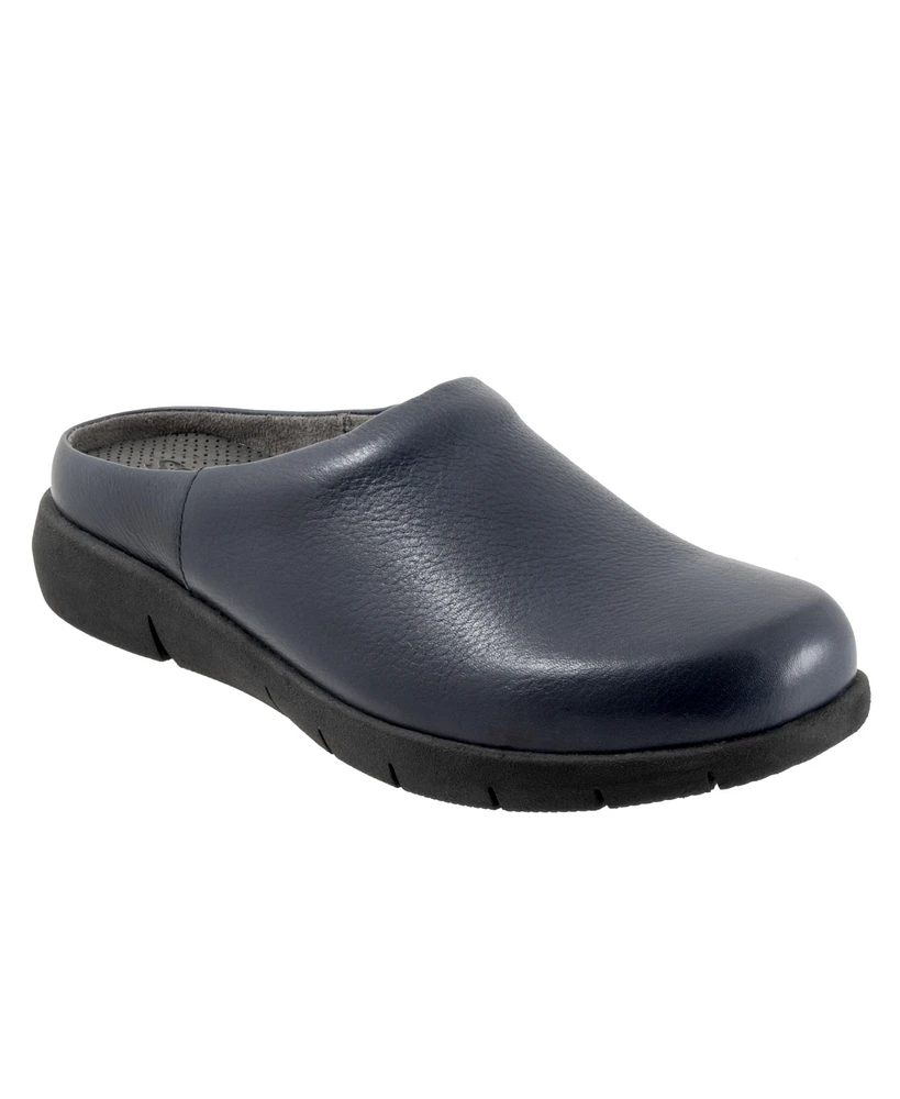 SoftWalk Andria Clog