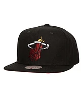 Mitchell & Ness Men's Black Miami Heat Shattered Snapback Hat