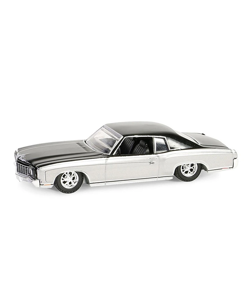 Greenlight Collectibles 1/64 1972 Chevrolet Monte Carlo California Lowriders Series