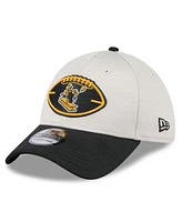 New Era Men's Stone/Black Pittsburgh Steelers 2024 Sideline Historic 39THIRTY Flex Hat