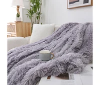 Kate Aurora Oversized Soft & Plush Throw, 50" x 70"