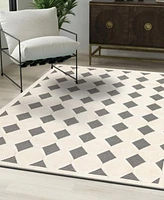 Bayshore Home Textured Tones Diamonds Rug Collection