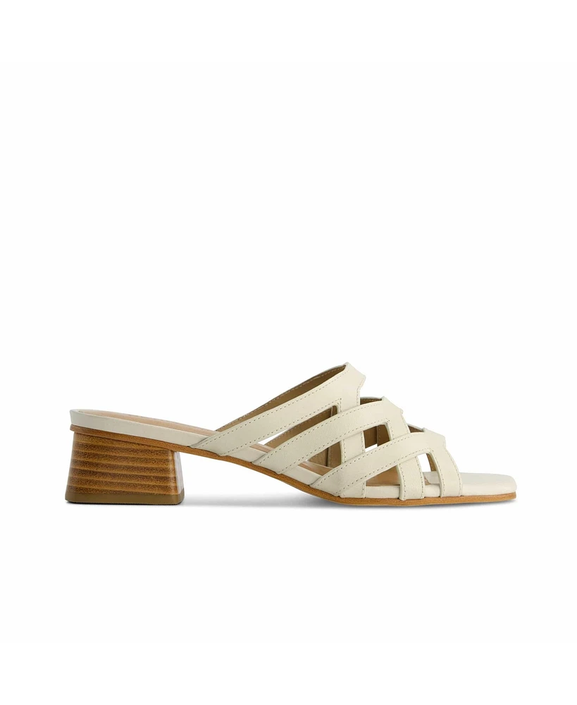 Bernardo Footwear Jacin Low Heel Sandal