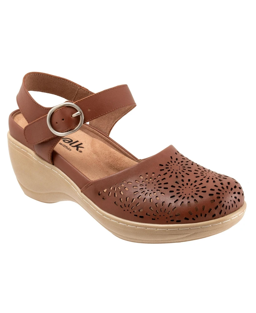 Softwalk Mabelle Perf Clog