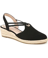 LifeStride Women's Kennedy Closed Almond Toe Wedge Espadrilles