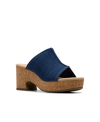 Clarks Collection Women's Nerisa Vine Wedge Sandals