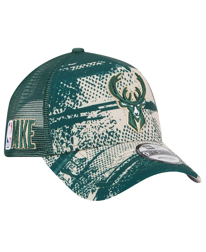 New Era Men's Hunter Green/Cream Milwaukee Bucks Tip Off A-Frame Trucker 9FORTY Adjustable Hat