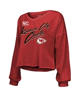 Majestic Women's Patrick Mahomes Red Kansas City Chiefs Super Bowl Lix Name Number Off-Shoulder Script Long Sleeve V-Neck T-Shirt