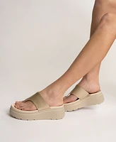 Journee Collection Women's Carah Thong Platform Wedge Sandals