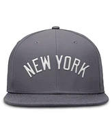 Nike Men's Gray New York Yankees Performance True Fitted Hat